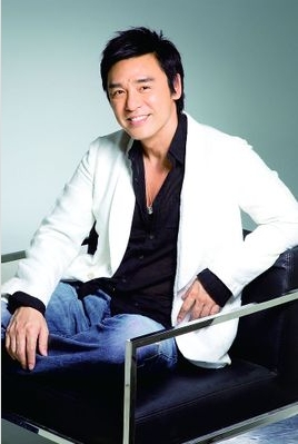 香港著名藝人鐘鎮濤出席阜陽萬達樣板間開放儀式