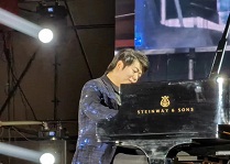 2019年郎朗出席琴街活動！帶來音樂視聽盛宴！