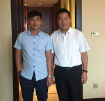 馬光遠(yuǎn)與經(jīng)紀(jì)人李志合影