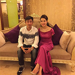 雷慶瑤與經紀人李志合影